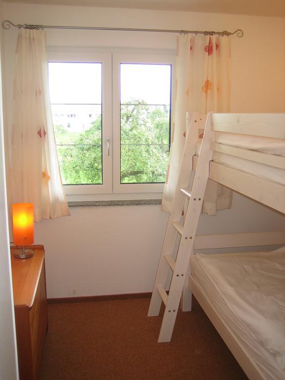 Gaestehaus Am Sonnenfeld Sommeri Ruang foto